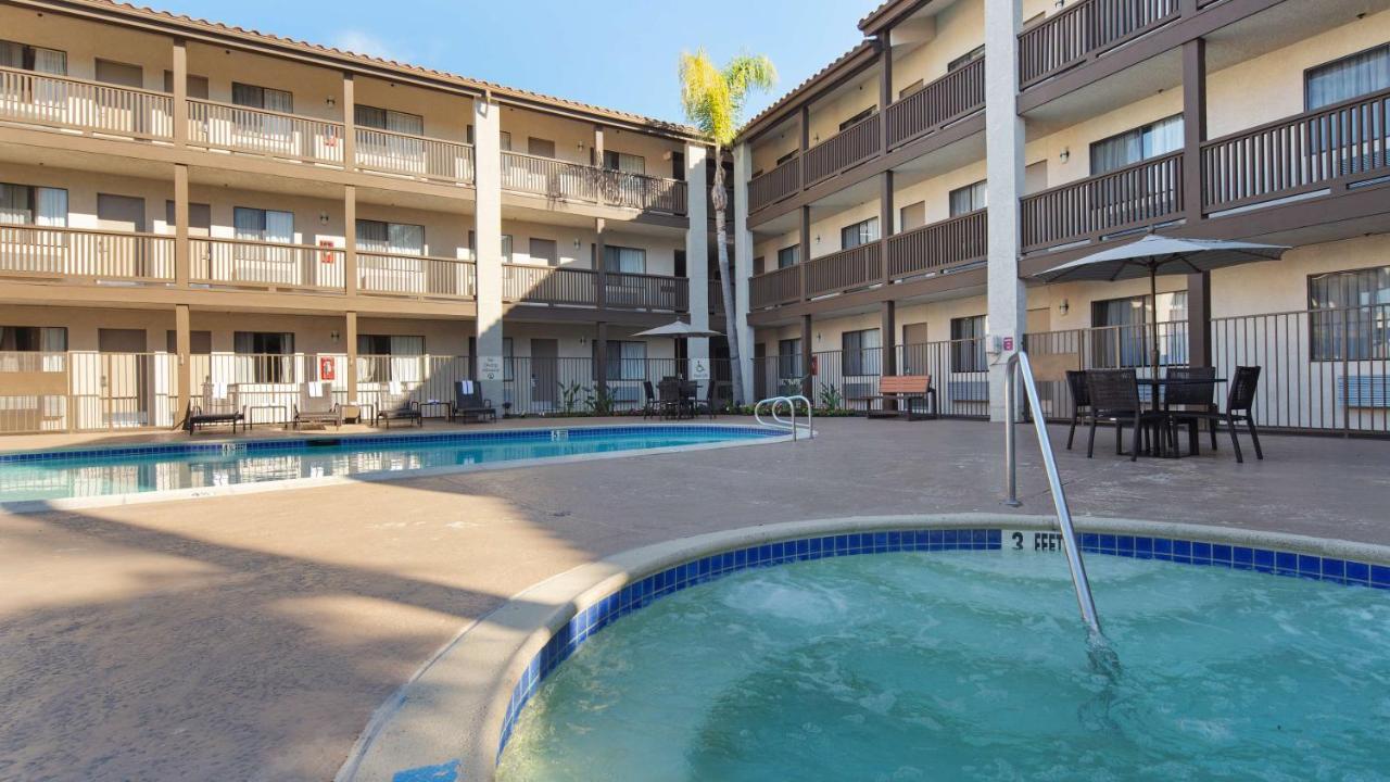 Best Western Carlsbad By The Sea Exterior photo